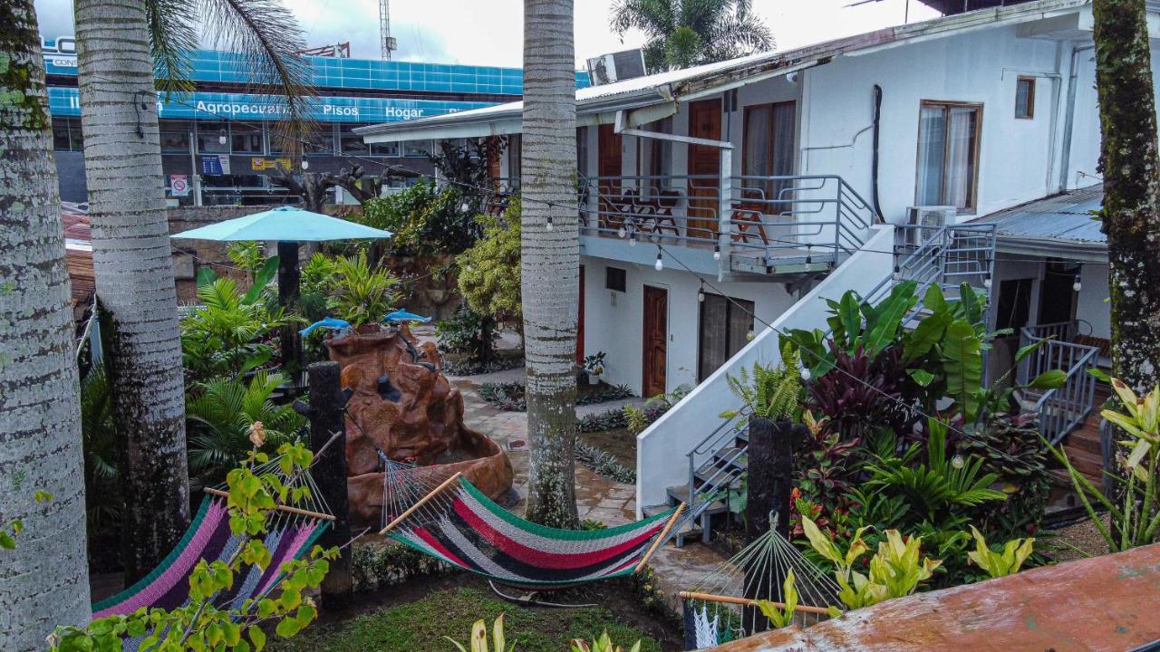 Arenal Poshpacker Hostal *