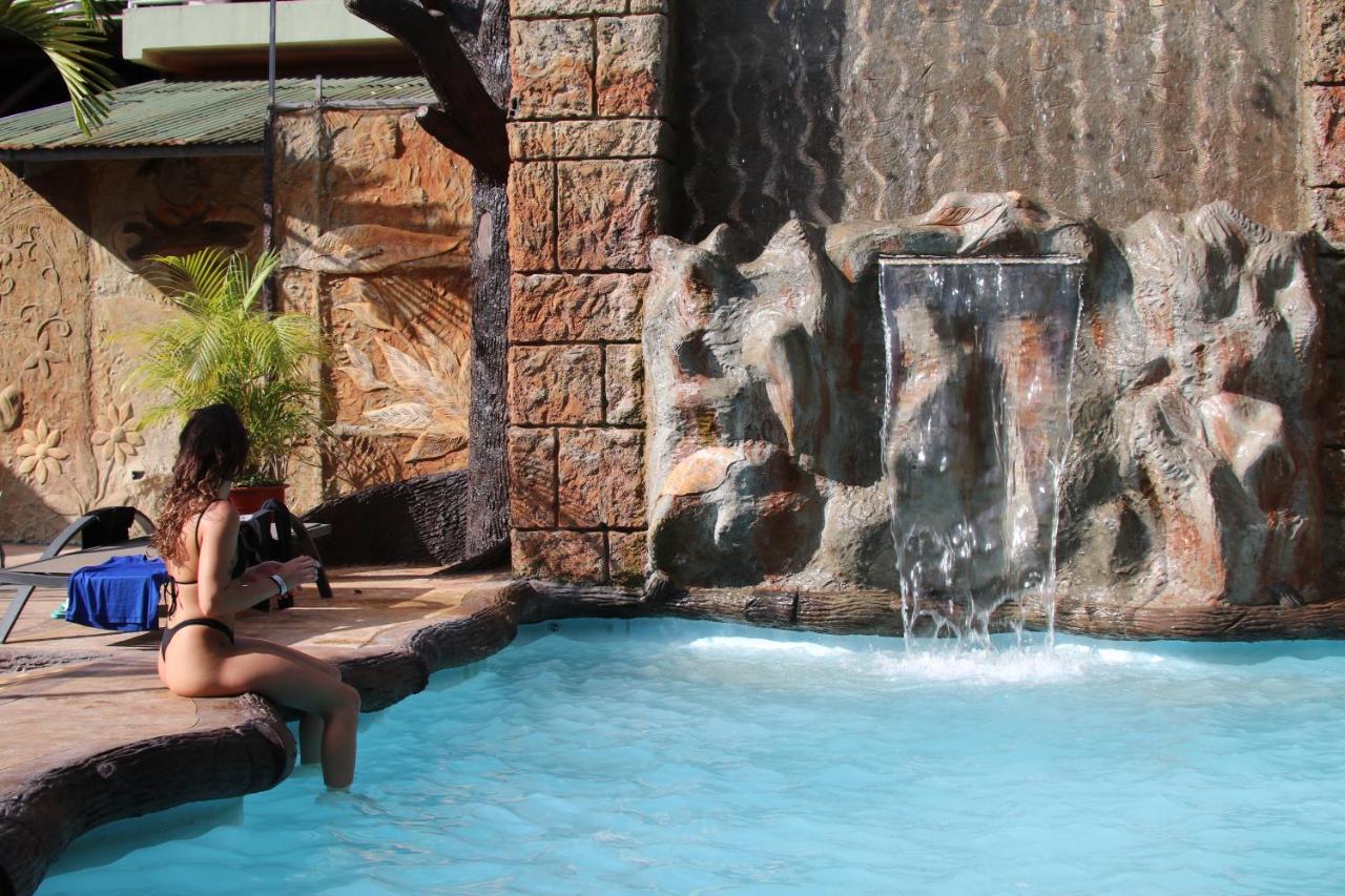 Arenal Poshpacker Hostal *