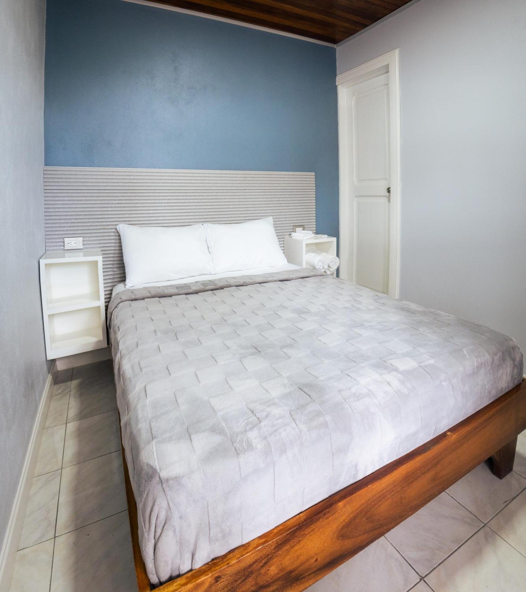 Arenal Poshpacker Hostal *